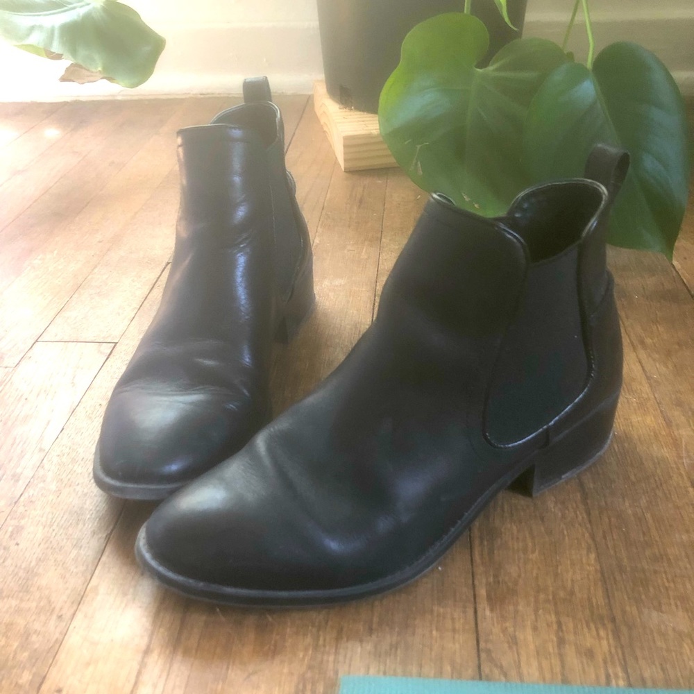 Steve Madden black ankle boots